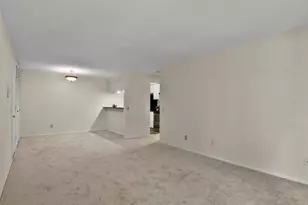 2410 Independence Ln, Madison, WI 53704 - Photo 9