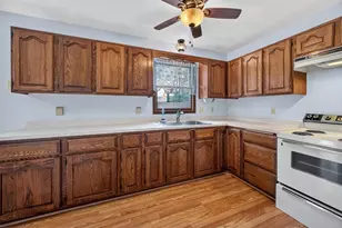 1307 Sunfield St, Sun Prairie, WI 53590 - Photo 5