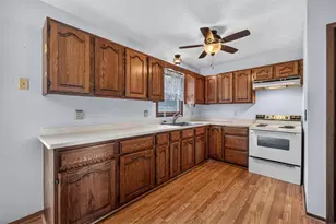 1307 Sunfield St, Sun Prairie, WI 53590 - Photo 3