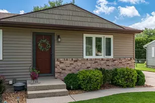 2455 Wood Dr, Beloit, WI 53511 - Photo 3