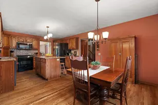 22 Stacy Ln, Madison, WI 53716 - Photo 9