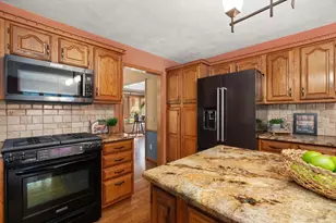 22 Stacy Ln, Madison, WI 53716 - Photo 13