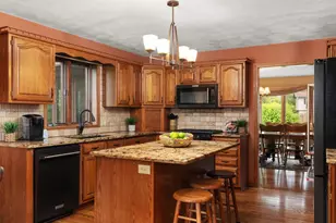 22 Stacy Ln, Madison, WI 53716 - Photo 11