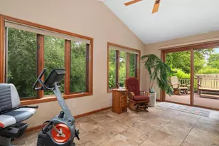 22 Stacy Ln, Madison, WI 53716 - Photo 15