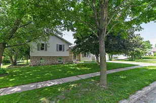 903 Crysta Trail, Cottage Grove, WI 53527 - Photo 3