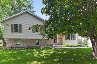 903 Crysta Trail, Cottage Grove, WI 53527 - Photo 3
