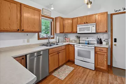 903 Crysta Trail, Cottage Grove, WI 53527 - Photo 15