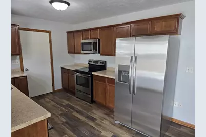 2221 Alongi Lane, Beloit, WI 53511 - Photo 7