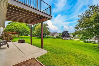 912 Vista Ridge Drive, Mount Horeb, WI 53572 - Photo 9