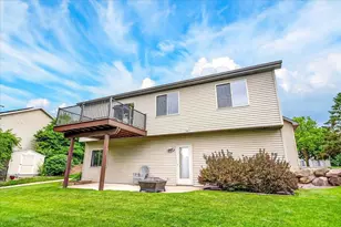 912 Vista Ridge Dr, Mount Horeb, WI 53572 - Photo 7