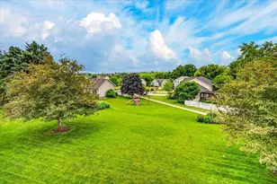 912 Vista Ridge Dr, Mount Horeb, WI 53572 - Photo 11