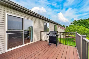 912 Vista Ridge Dr, Mount Horeb, WI 53572 - Photo 11