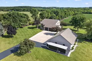 5542 E L T Townline Rd, Beloit, WI 53511 - Photo 3