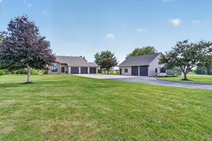 5542 E L T Townline Rd, Beloit, WI 53511 - Photo 1
