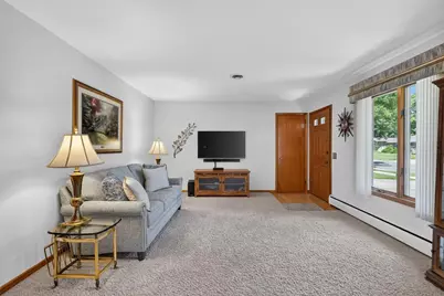 1610 Homberg Lane, Madison, WI 53716 - Photo 5