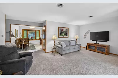 1610 Homberg Lane, Madison, WI 53716 - Photo 7