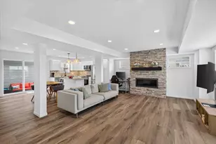 421 Crane Xing, Waunakee, WI 53597 - Photo 5