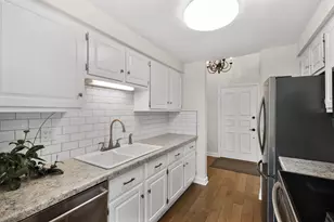 7305 Donna Dr, Middleton, WI 53562 - Photo 3