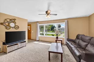 78 S Harmony Dr, Janesville, WI 53545 - Photo 3