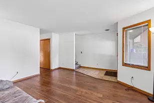 810 S Gammon Rd, Madison, WI 53719 - Photo 9