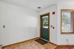 810 S Gammon Rd, Madison, WI 53719 - Photo 5