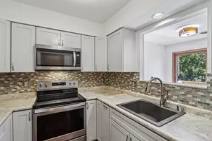 810 S Gammon Rd, Madison, WI 53719 - Photo 13