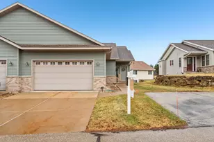 113 Jennifer Cir, Mount Horeb, WI 53572 - Photo 11