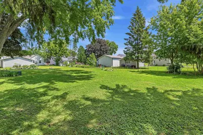 134 S Mill Street, Juneau, WI 53039 - Photo 5