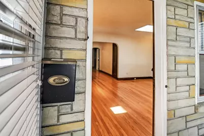 15 S Hancock Street, Madison, WI 53703 - Photo 9
