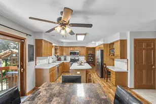 407 Fairbrook Ct, Waunakee, WI 53597 - Photo 9