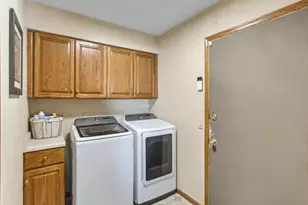 407 Fairbrook Ct, Waunakee, WI 53597 - Photo 35