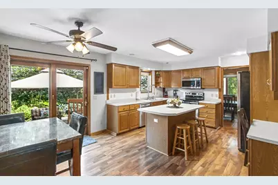 407 Fairbrook Court, Waunakee, WI 53597 - Photo 7