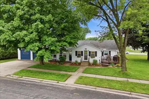 1102 Grant St, Fort Atkinson, WI 53538 - Photo 3