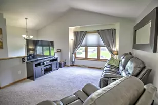 103 Victoria Ln, Barneveld, WI 53507 - Photo 5