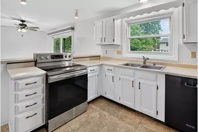 6806 Stratford Drive, Madison, WI 53719 - Photo 11