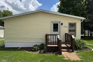 2018 Edgeview Dr, Monroe, WI 53566 - Photo 1