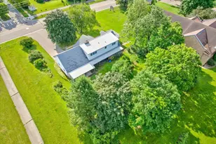 818 River Rd, DeForest, WI 53532 - Photo 3