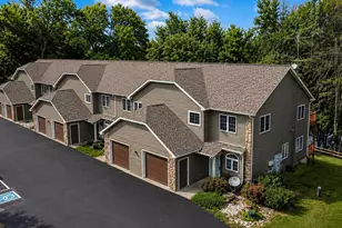 1066 Hillside Dr, Wisconsin Dells, WI 53965 - Photo 3