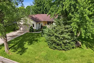 800 Sunset Dr, Cottage Grove, WI 53527 - Photo 3