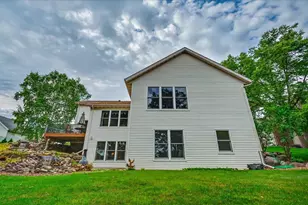 712 Brook St, DeForest, WI 53532 - Photo 87