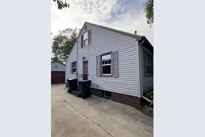 329 N Oakhill Avenue, Janesville, WI 53548 - Photo 5