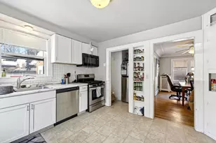 308 S Brooks St, Madison, WI 53715 - Photo 11
