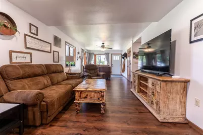 610 Glendale Avenue, Tomah, WI 54660 - Photo 3