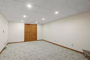 1521 Mayfield Ln, Madison, WI 53704 - Photo 23