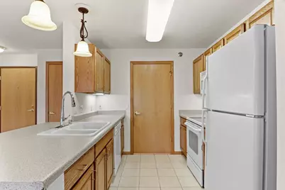 6828 Parkside Circle, Windsor, WI 53532 - Photo 17