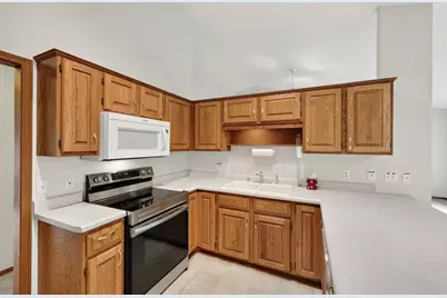 5237 Summer Ridge Drive, Madison, WI 53704 - Photo 11