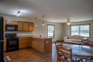 713 Martin St, Mauston, WI 53948 - Photo 3