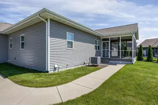 1378 Bunker Hill Dr, Sun Prairie, WI 53590 - Photo 23