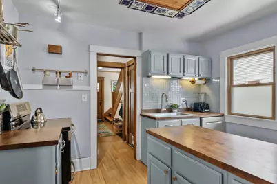 209 Jackson Street, Madison, WI 53704 - Photo 9