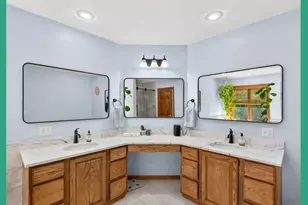 546 Echo Valley Rd, Brooklyn, WI 53521 - Photo 7